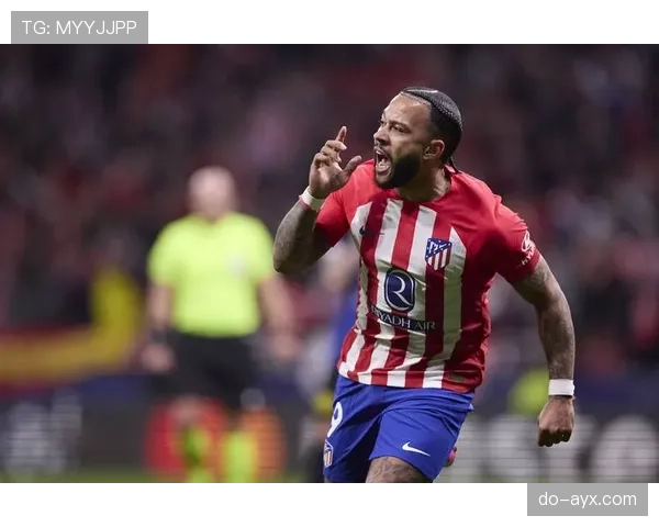 奥布拉克展现身高优势，门线神勇反应助力球队取得胜利