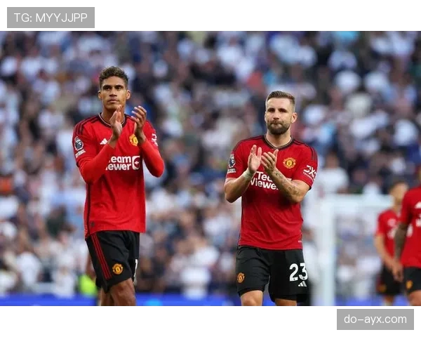 滕哈赫战术革新引领球队欧冠突破,表现引人瞩目 滕哈赫战术革新引领球队欧冠突破,表现引人瞩目