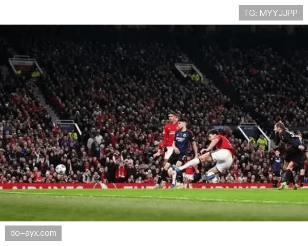 曼联进攻组织混乱问题逐步反映，球队赛季表现稳定性承压